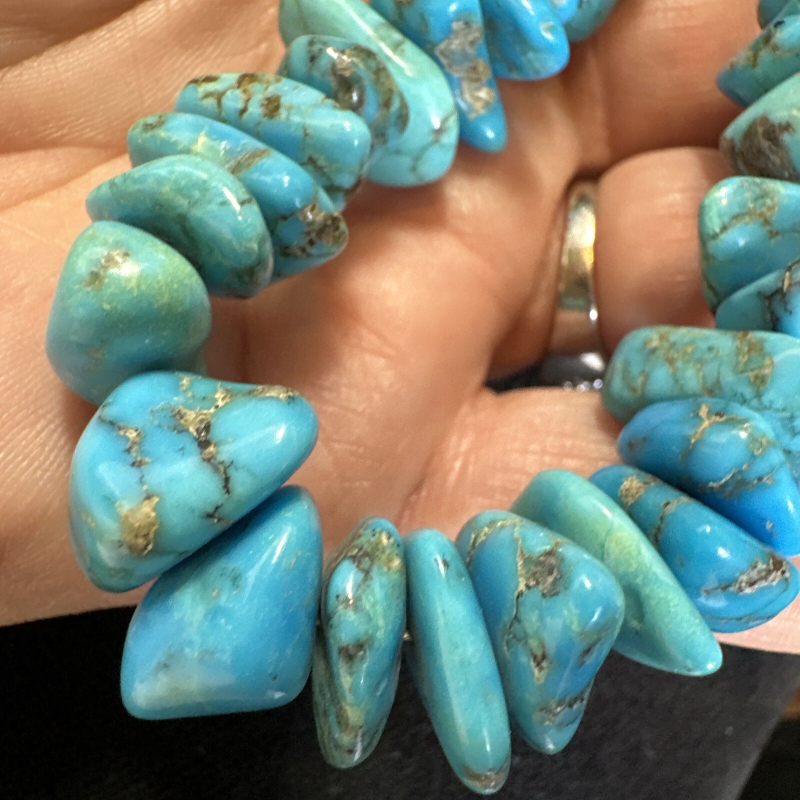 Beautiful southwestern style 18 inch turquoise silver necklace