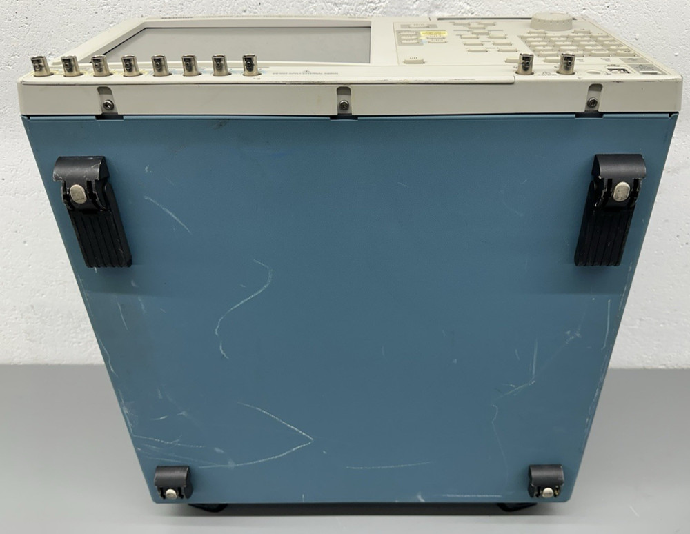 Tektronix AWG5002 Arbitrary Waveform Generator 600MS/s w/SSD