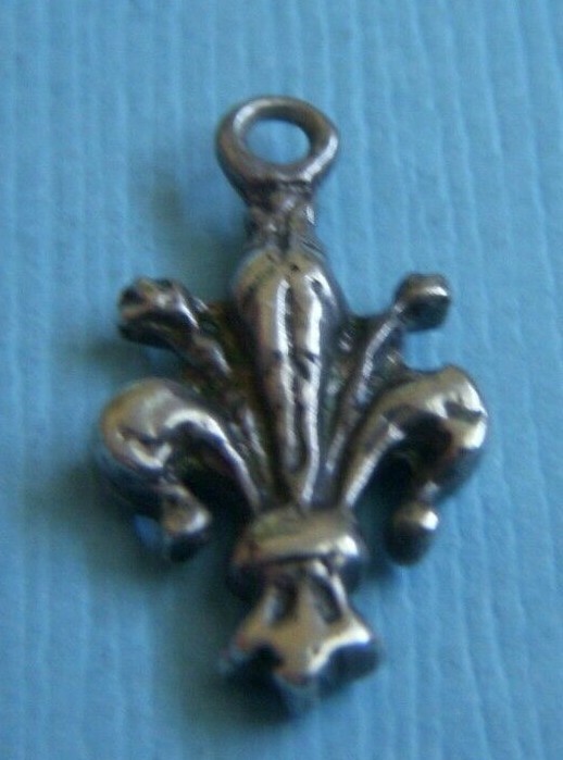 Vintage Florentine fleur de lis silver charm