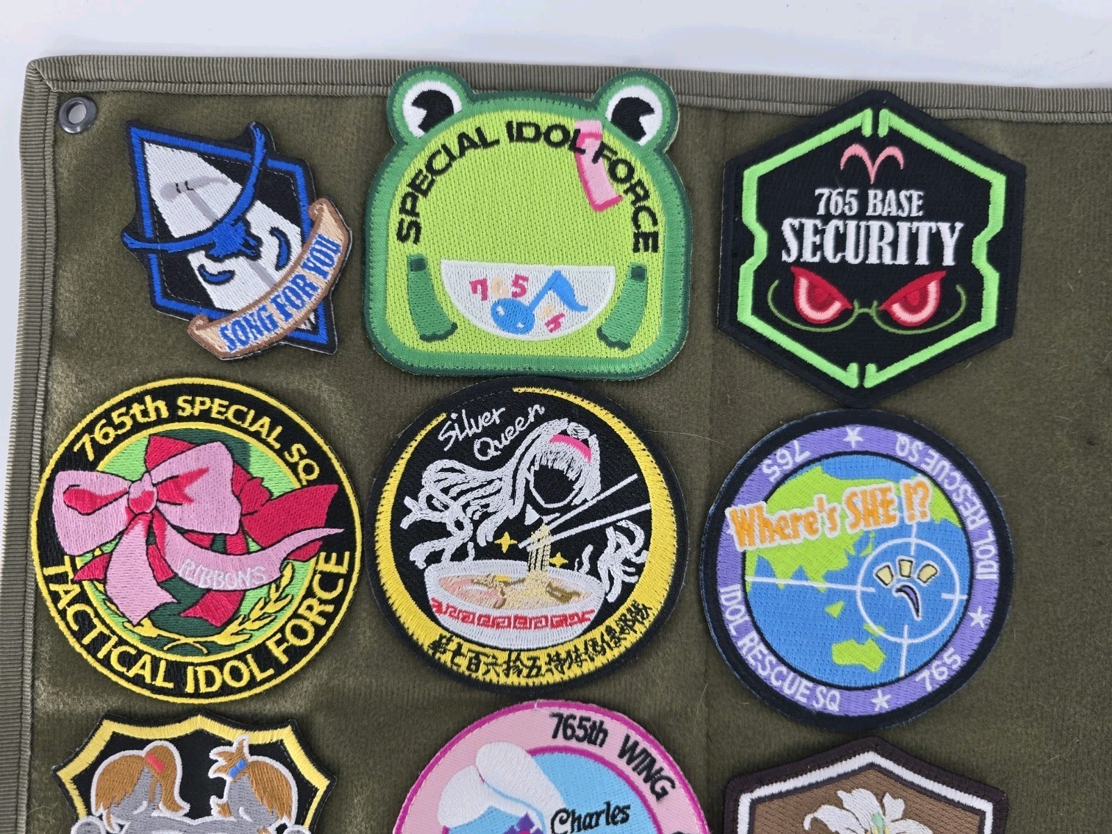 26 Lot AWESOME Hook And Loop Patches! W/ Patch Board - Anime, 765, Army, Cat