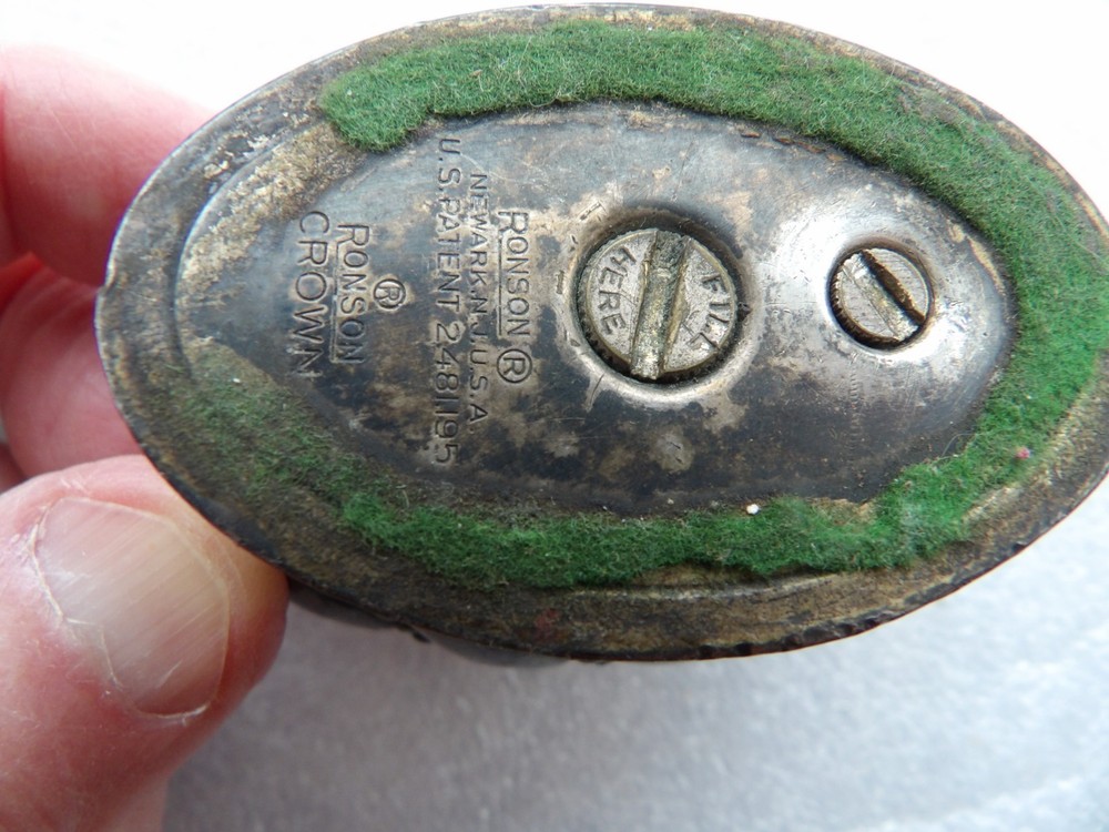 Vintage Ronson Crown Table Lighter.