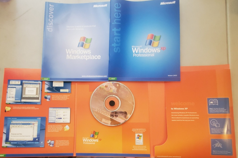 Microsoft Windows XP Professional Upgrade Version 2002, Box, CD, & Product Key