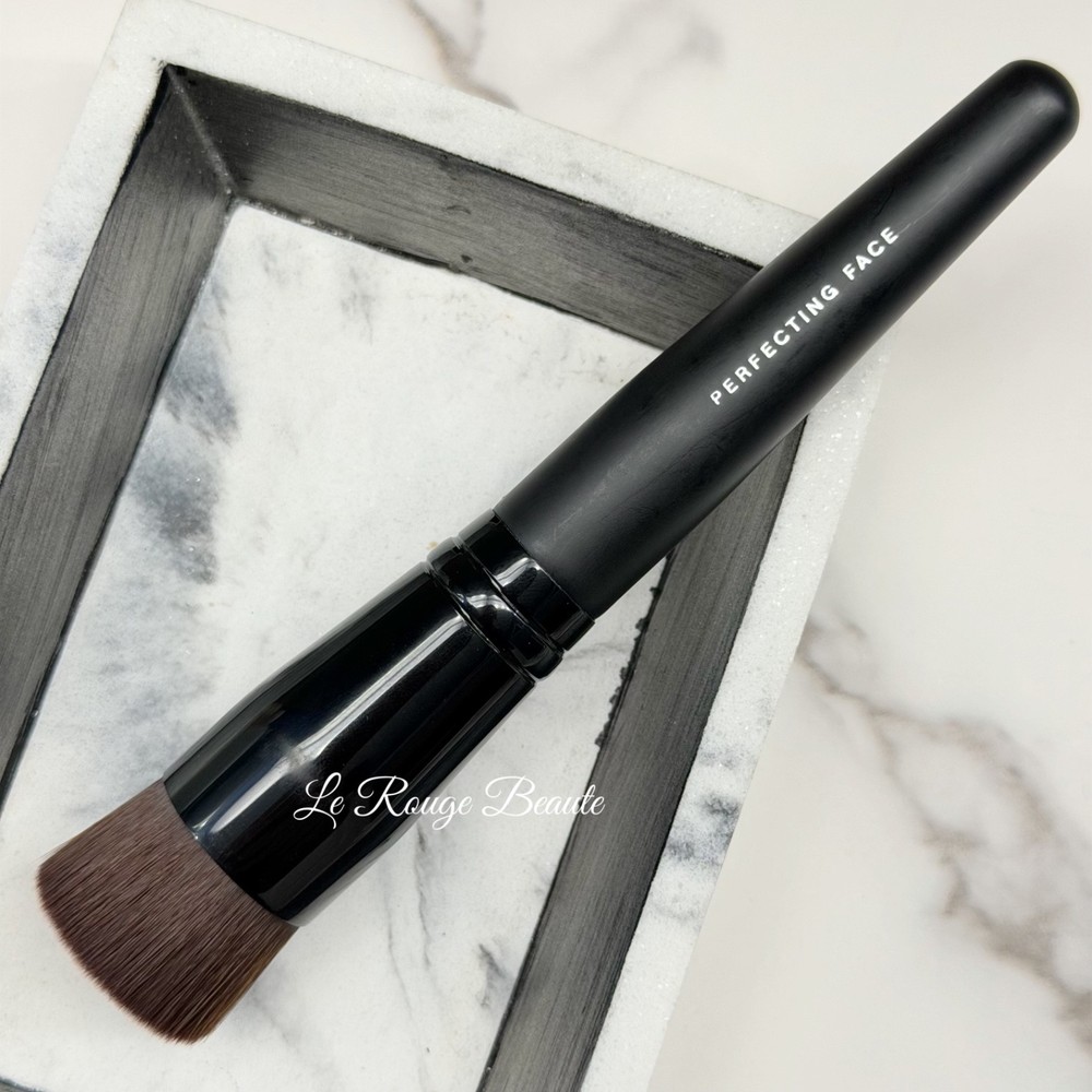 bareMinerals Perfecting Face Foundation Brush New
