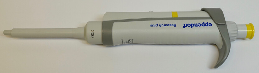 Eppendorf Research Plus 200 Variable Pipette 20-200uL; Clean & Accurate