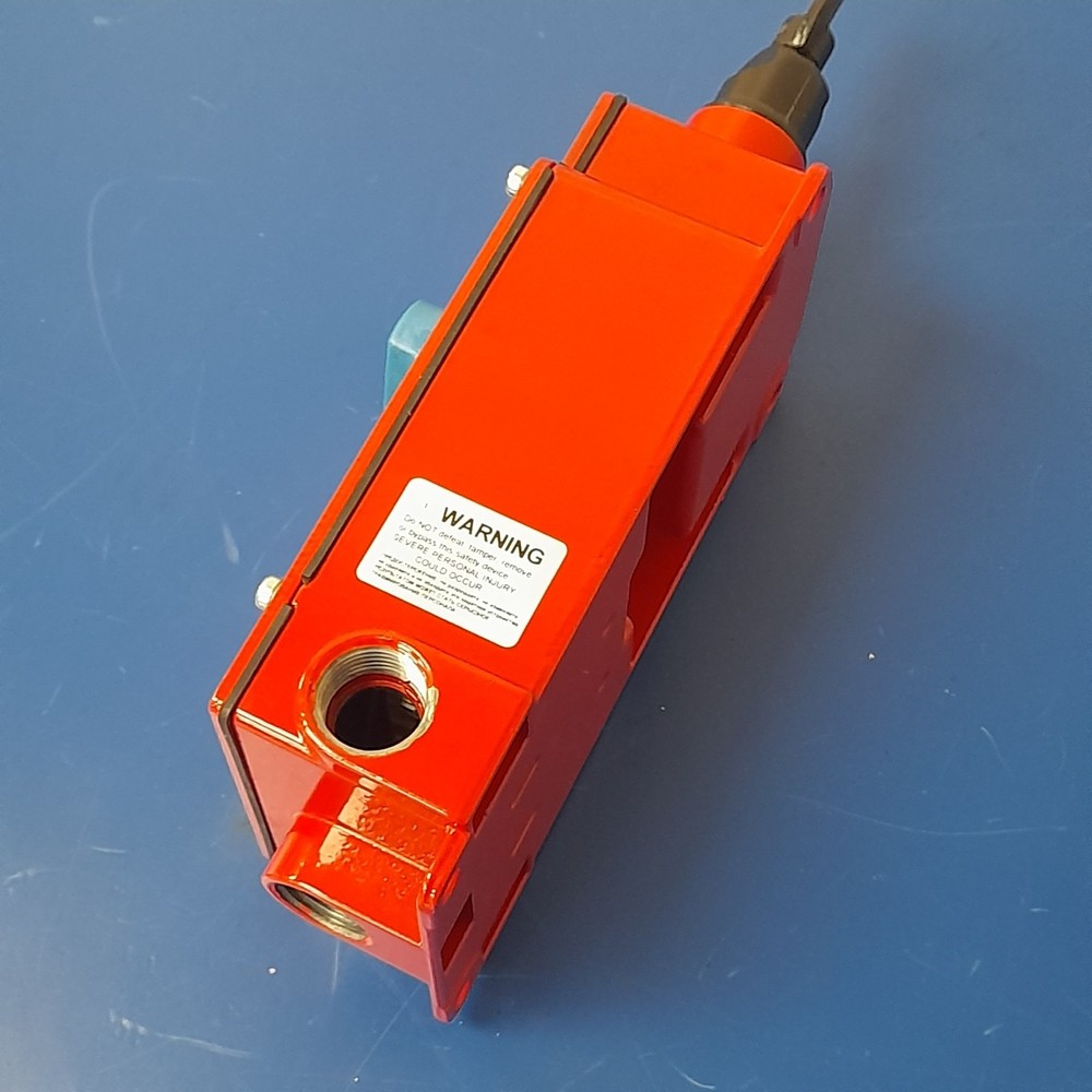 HONEYWELL Cable Pull SAFE Switch 2NC/2NO 24Vdc LED