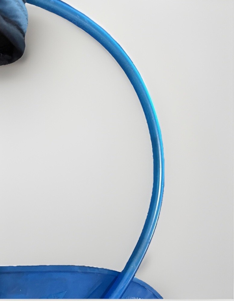 Camelbak Rogue Hydration Backpack Blue Bag Cycle Run Hike w/ Water Bladder