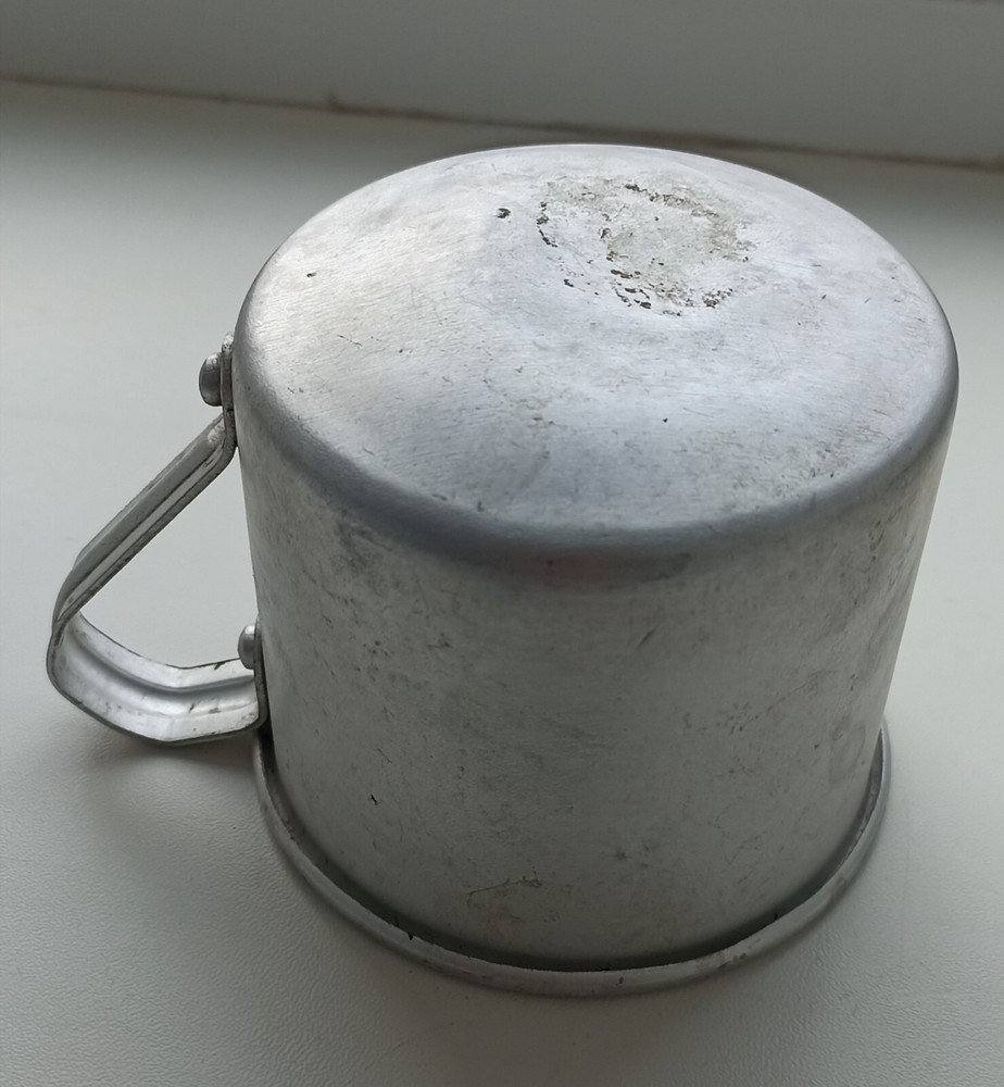 Military mug. With inscriptions.
