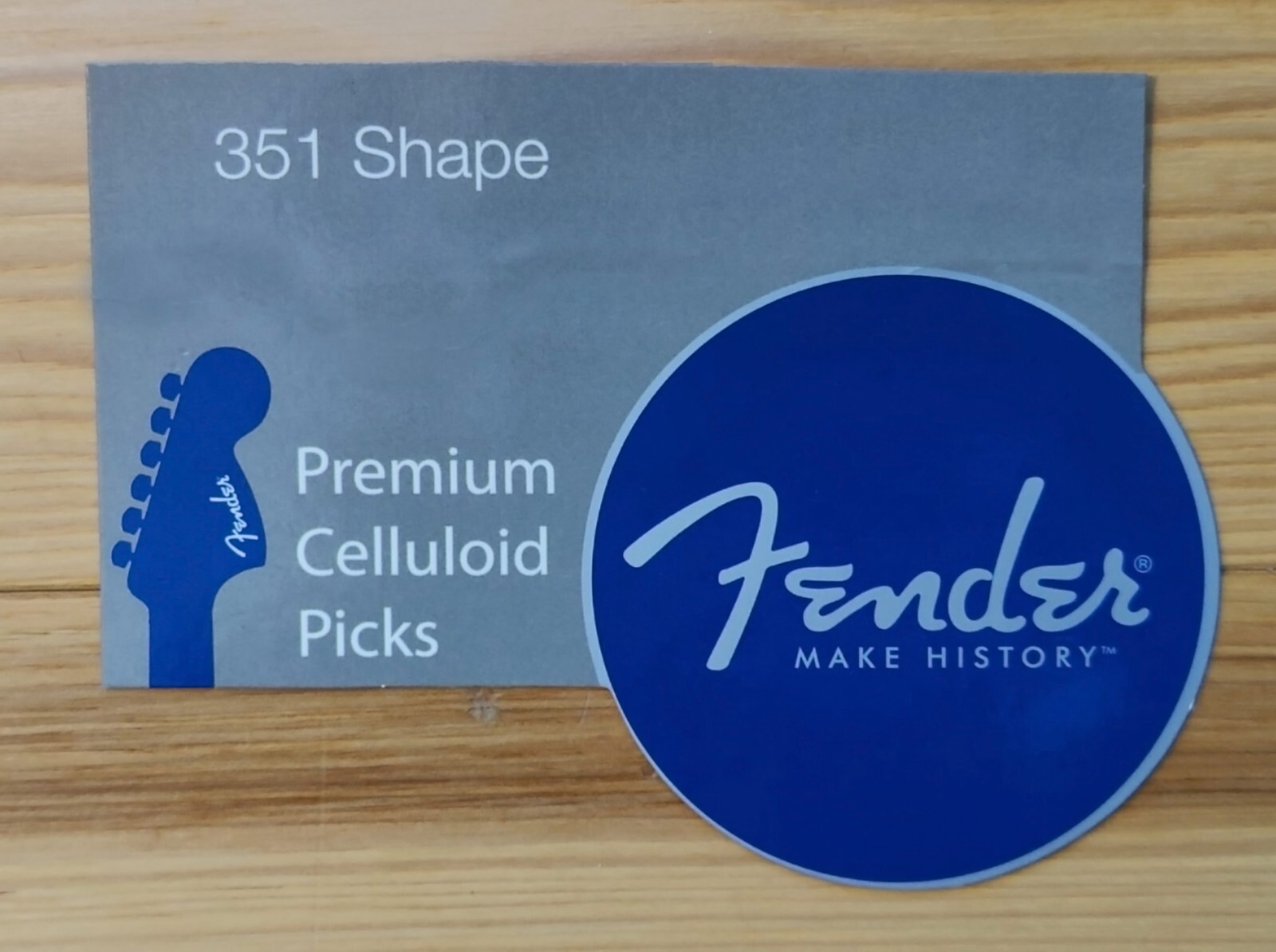 DOZEN (12) FENDER "351" MEDIUM GUITAR PICKS - FREE SHIPPING - LOWEST ON EBAY
