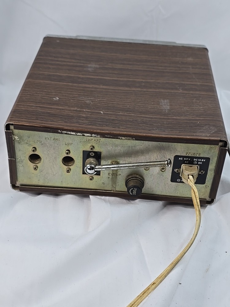 Robyn 3 Bander Model 3000 Scanner LF VHF UHF V Powers On Sel Button Doesn't Work