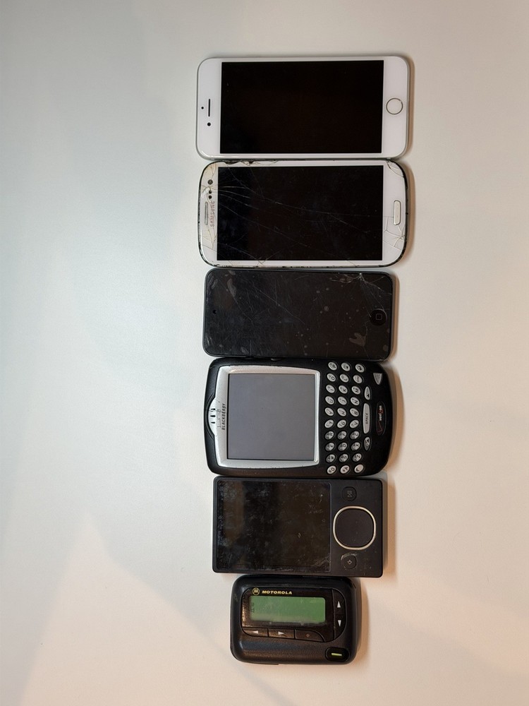 Older Mixed Phone Lot. Not All Tested Or Working
