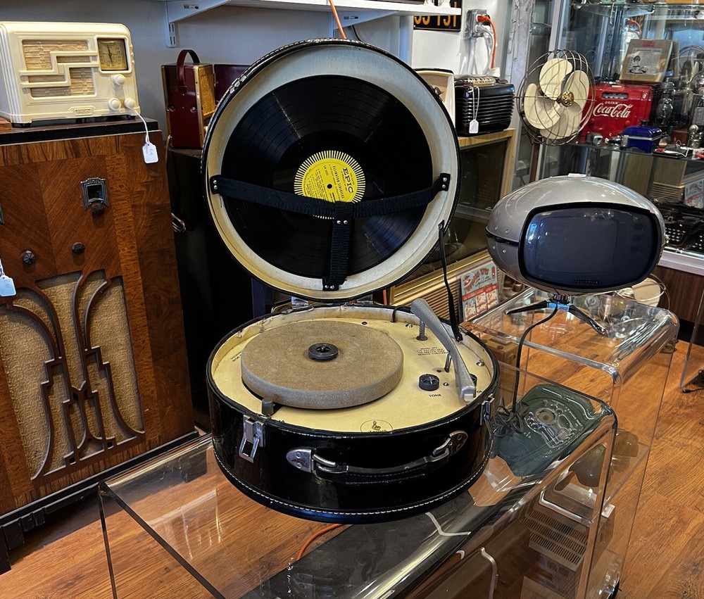 Emerson Hatbox style phonograph