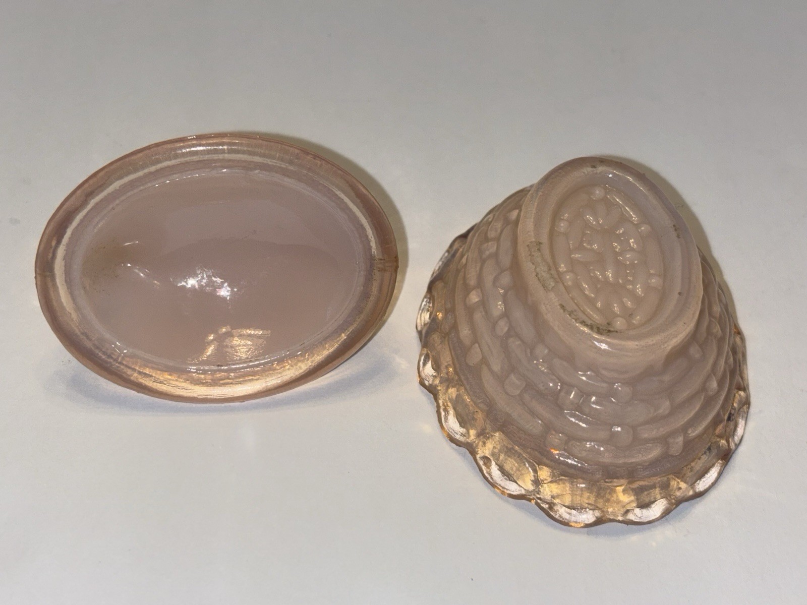 Degenhart Miniature Creamy Pink Glass Hen on Nest HON Mini Opaque