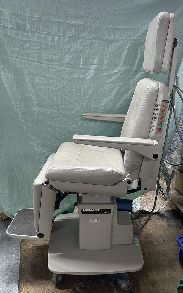 Midmark 491 Power Exam Chair