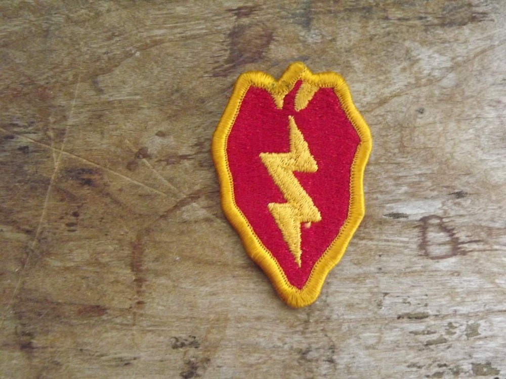 25th Infantry Division Patch, Merrowed Edge - INV# C944
