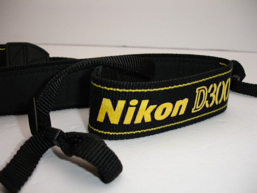 NIKON D300 CAMERA NECK STRAP AN-DC300
