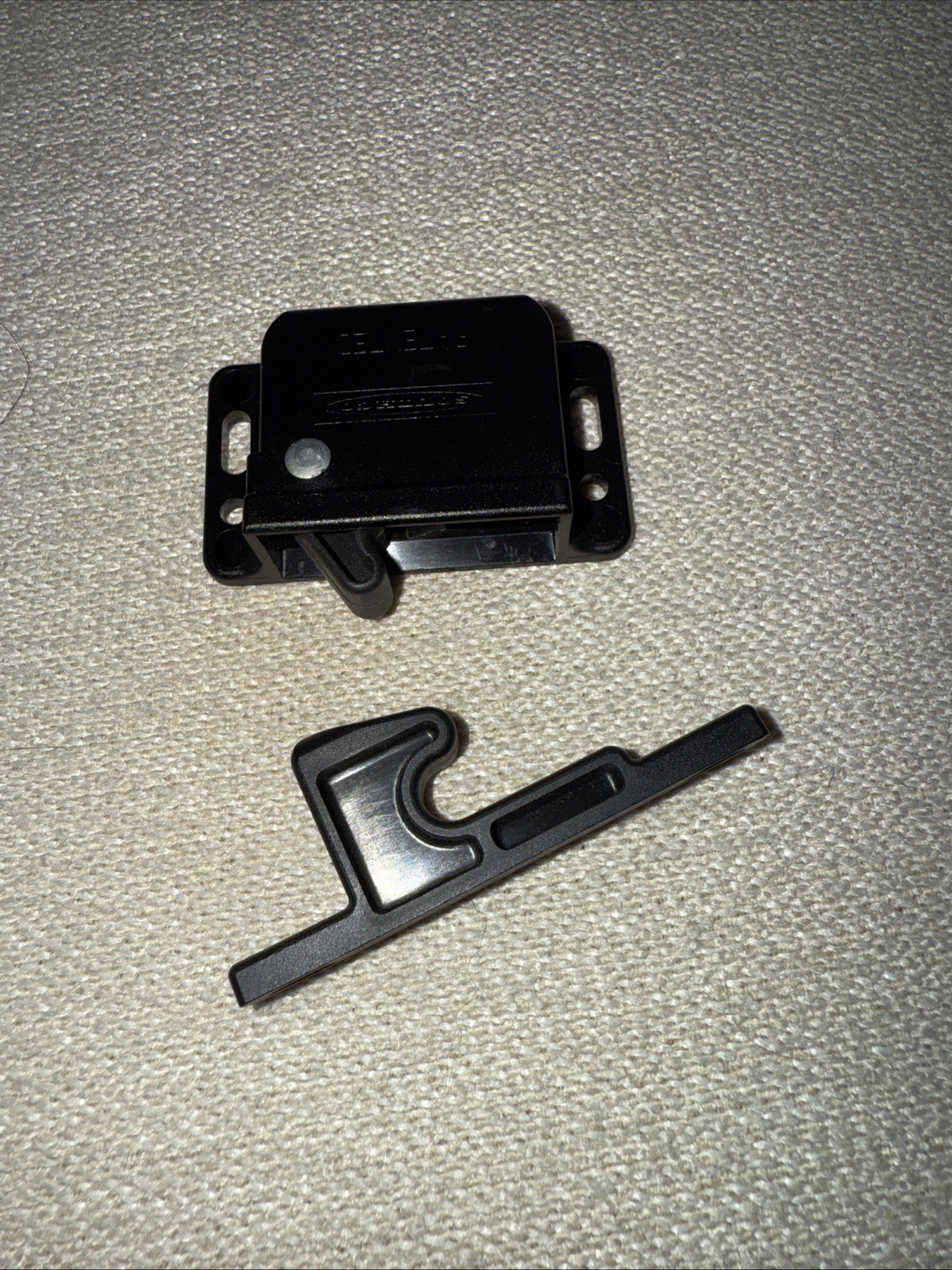 Southco C3-810 Grabber Catch Latch Side Mount Black Pull-Up Force 44N 10Lbf