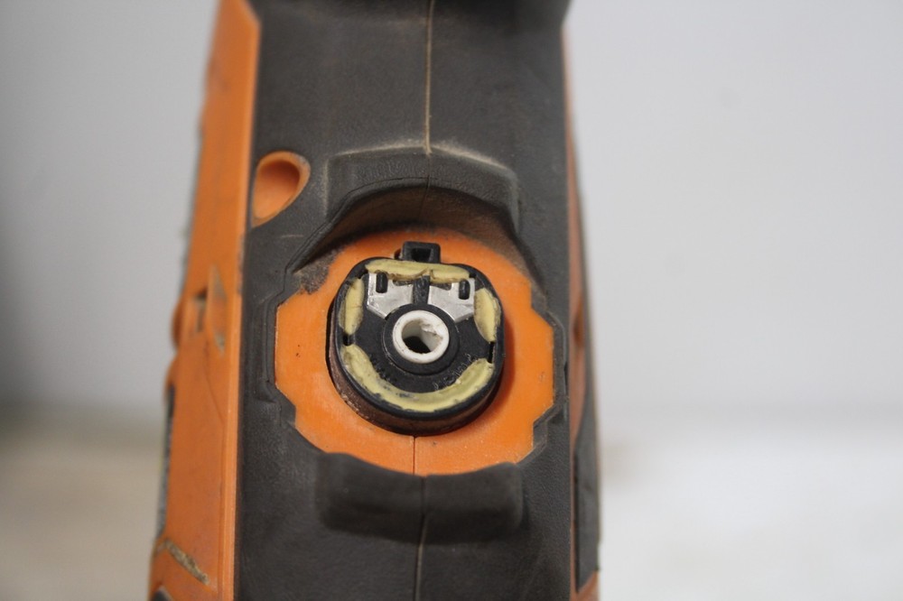 RIDGID R86240 18V Brushless Cordless Multi-Tool