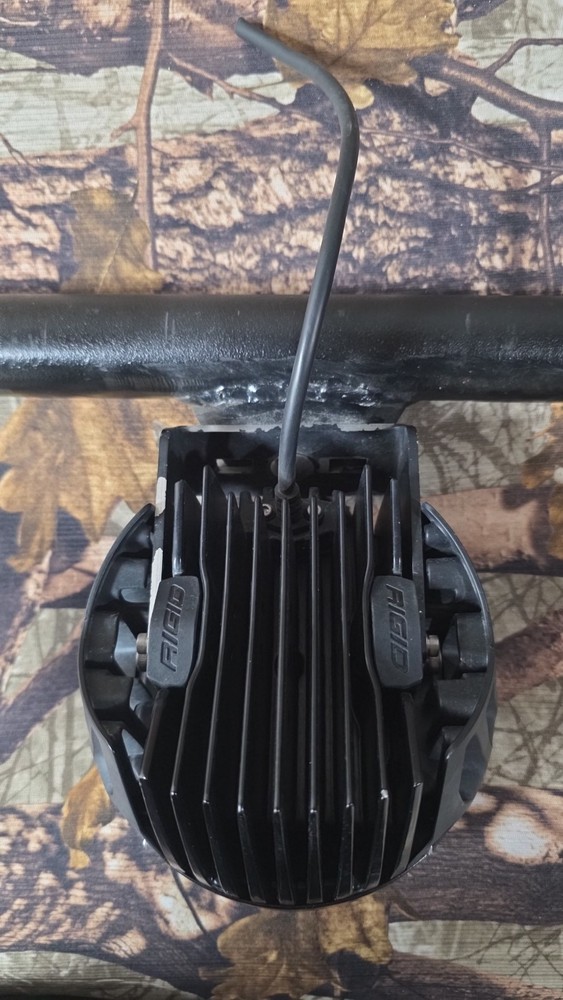Nice Clean Ridgit Light Setup. Them Lifhts Make Daytime Look Like Night Time.