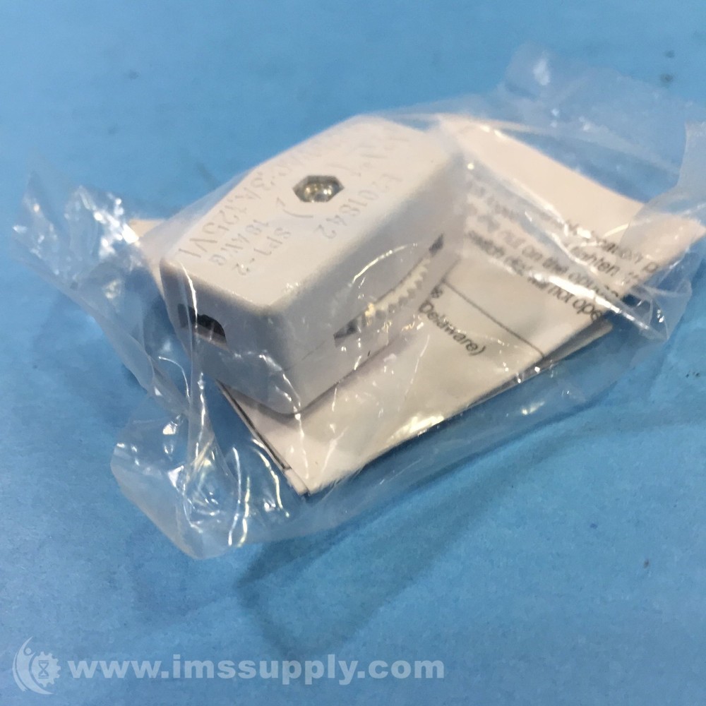 Hubbell RS100W Inline Cord Switch FNFP