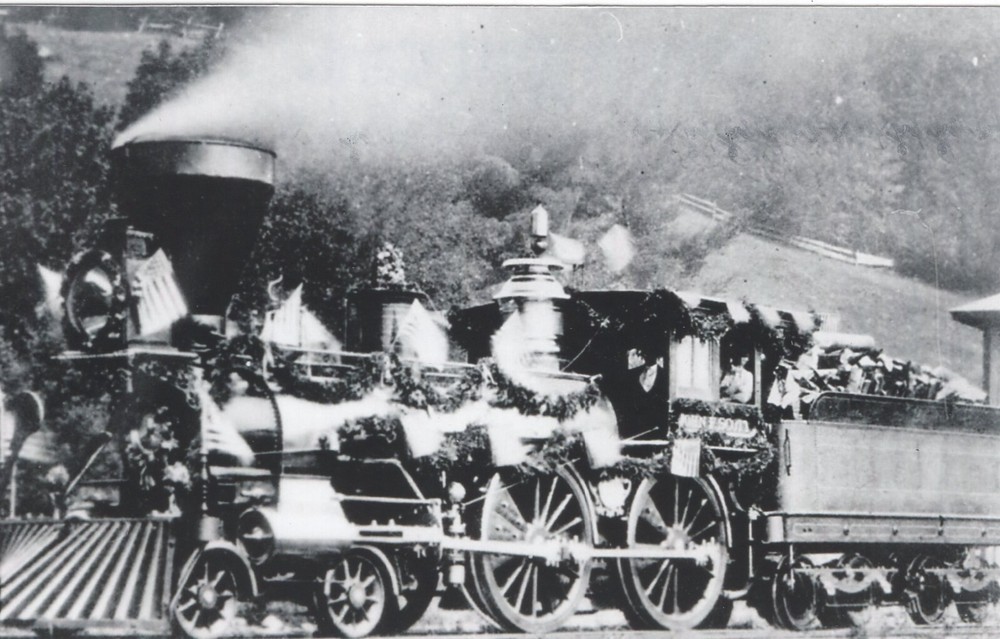 TRAIN ENGINE - PC4755