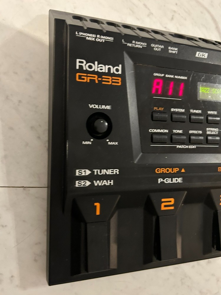 Roland GR33