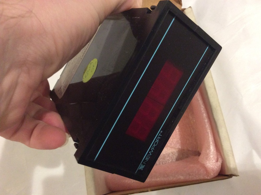 Newport Electronics 203A-3 Temperature Control