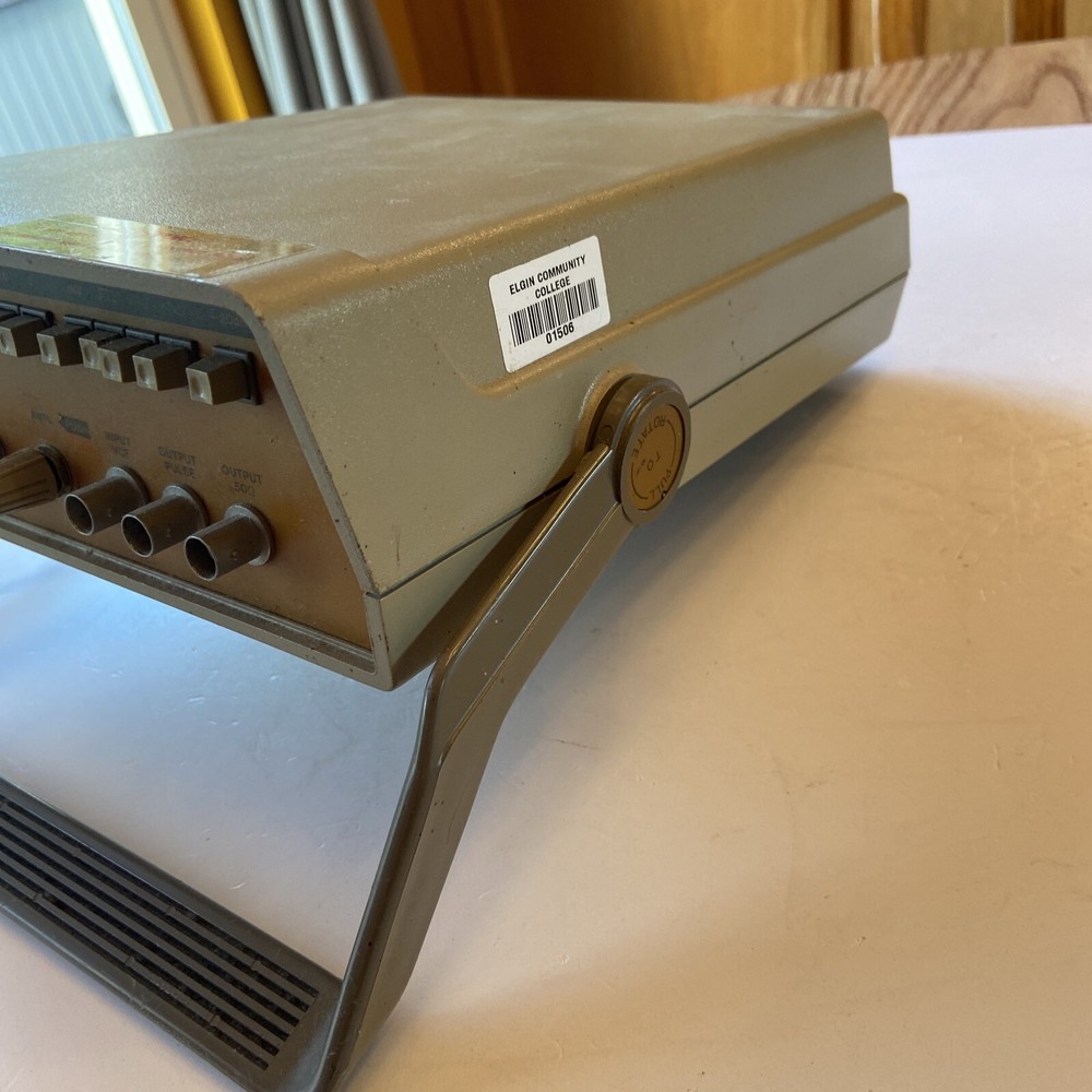 GW Instek FG-8015G Analog Function Generator Untested Powers Up #J