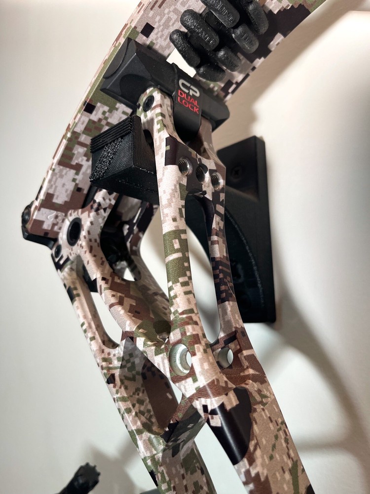 Trackless Systems Wall Mounted Compound/recurve Bow Hanger