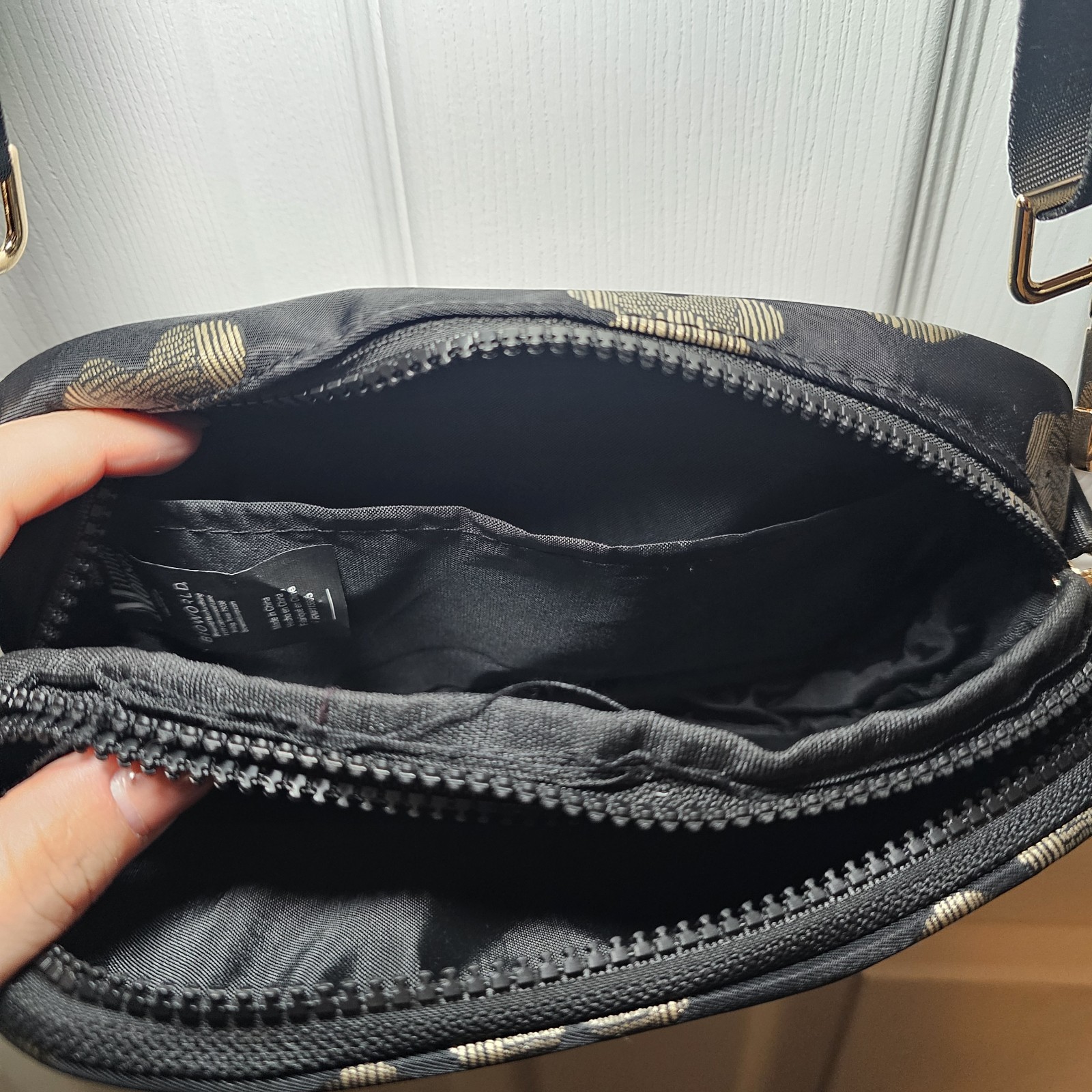 Disney Minnie Mouse Black Belt Bag Crossbody