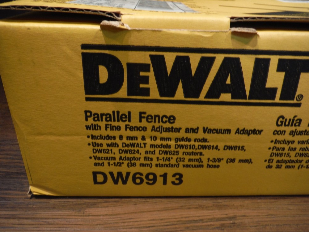 DeWALT Universal Edge Guide w/ Dust Collection DW6913 - Open Box