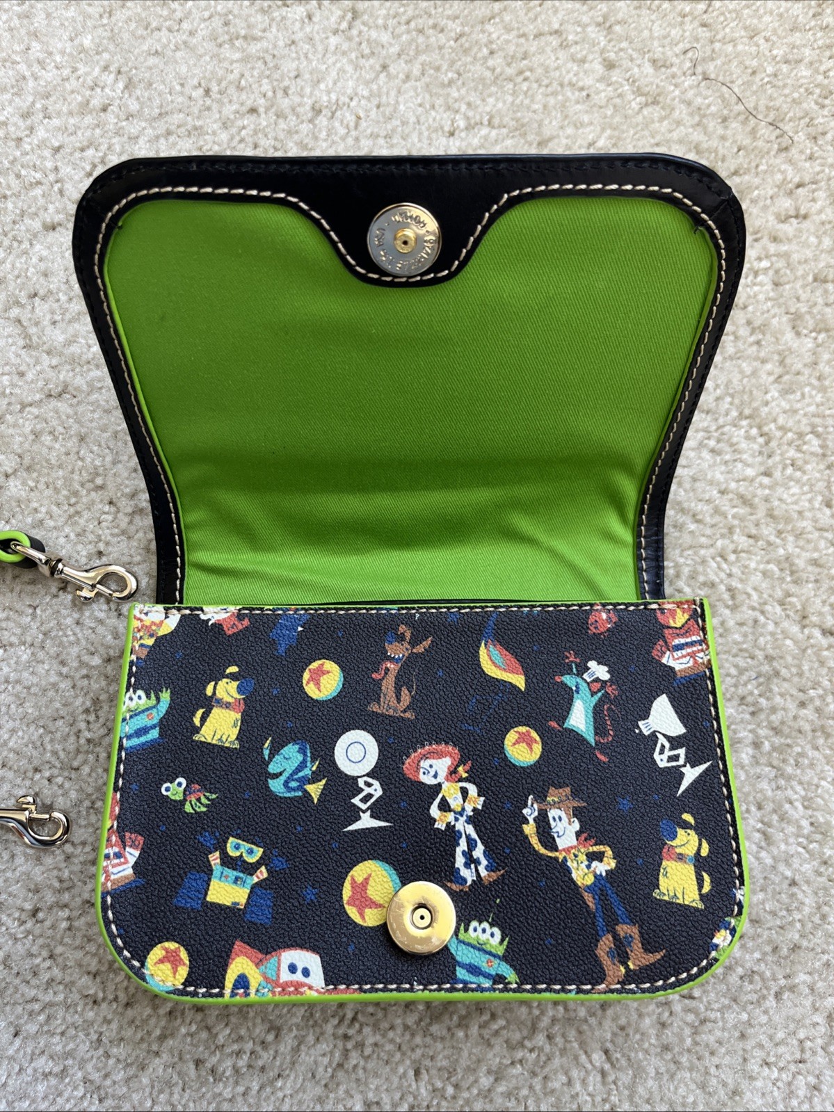 DOONEY & BOURKE PIXAR20 CROSSBODY BAG PURSE BELT BAG BLACK DISNEY AOP EUC