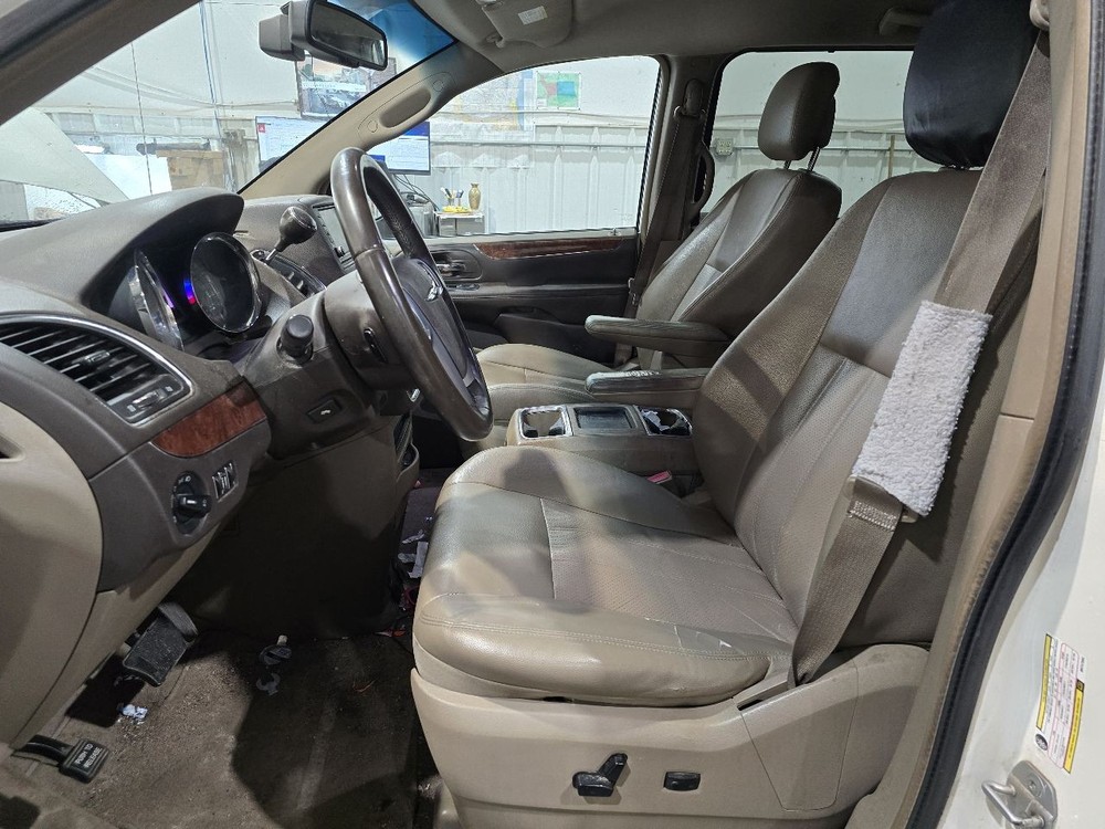 Used Blind Spot Detection System Warning Control Module fits: 2011 Chrysler Town