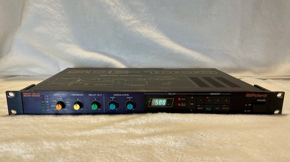 Roland SDE-1000 Digital Delay Effects Processor With Tap Pedal