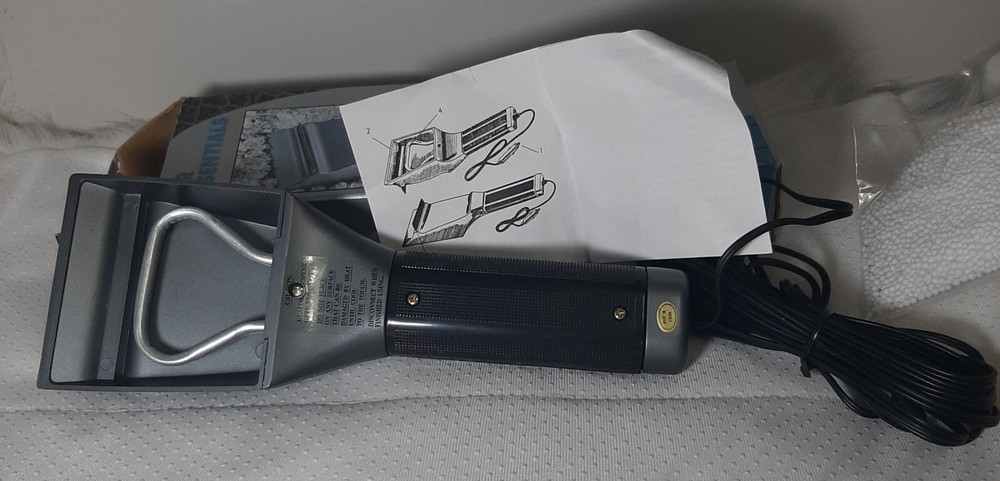 ELECTRIC WINDSHIELD SCRAPER Star case. Tested.
