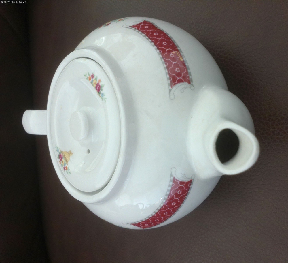 VINTAGE FLAT TOP TEAPOT