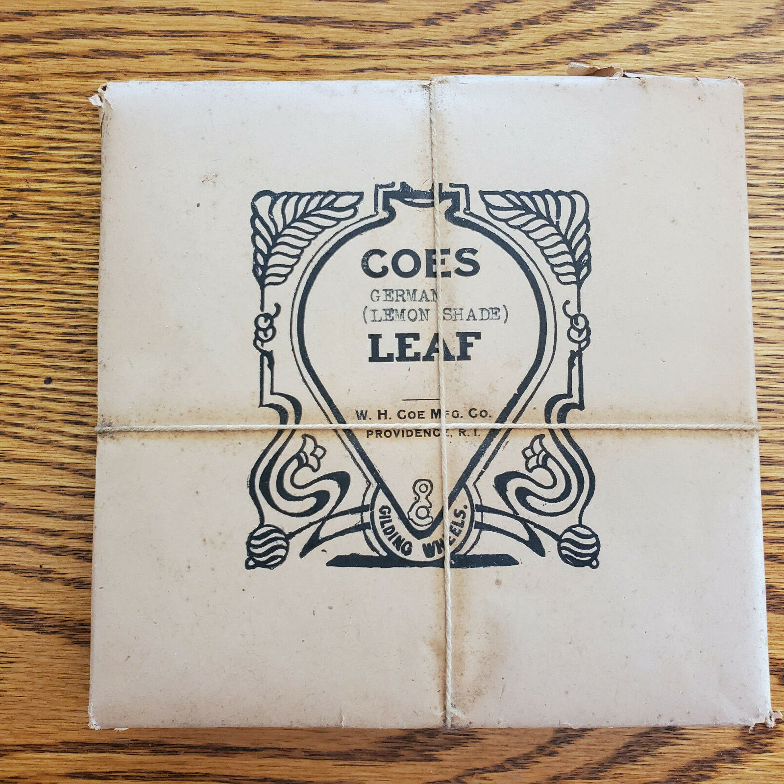 1-VINTAGE GERMAN IMITATION GOLD LEAF 5 1/2" X 5 1/2" -20 SHEETS PER BOOKLET  BCS