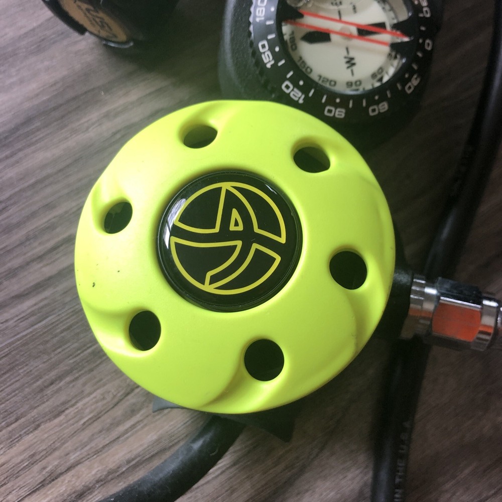 Tusa Dive Vest and Regulator Set