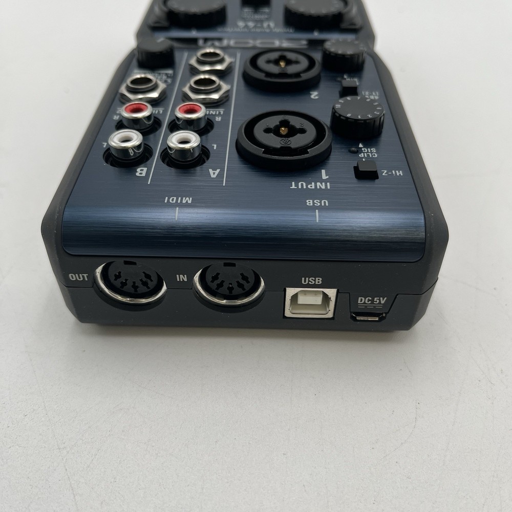 Zoom U-44 Compact 4-In/4-Out Handheld Audio Interface