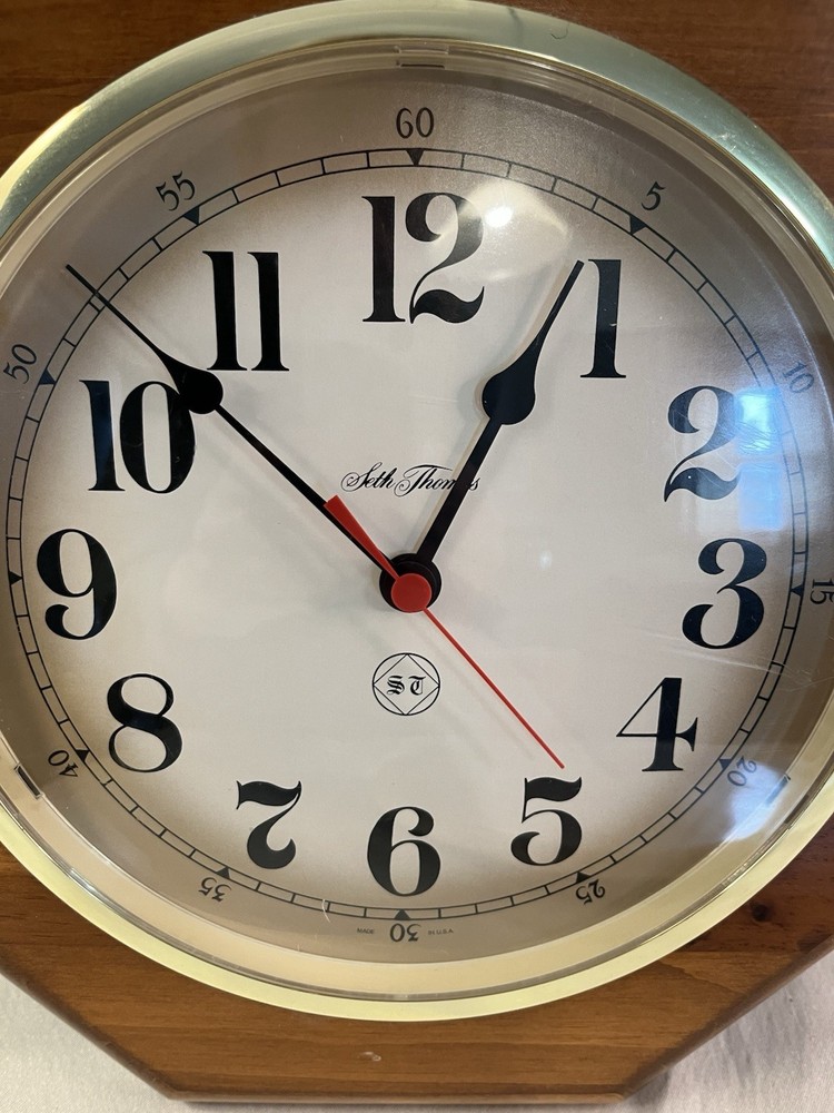 Vintage Working Battery Operated Seth Thomas Octagon Wall Clock