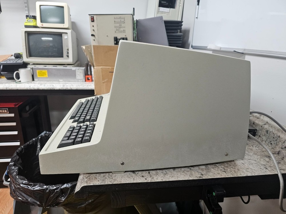 Mint NOS Rare Retro Vintage Soroc IQ 130 Computer Terminal - Powers / Posts