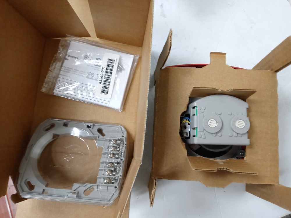 System Sensor SPSRH Wall Mount Speaker/Strobe