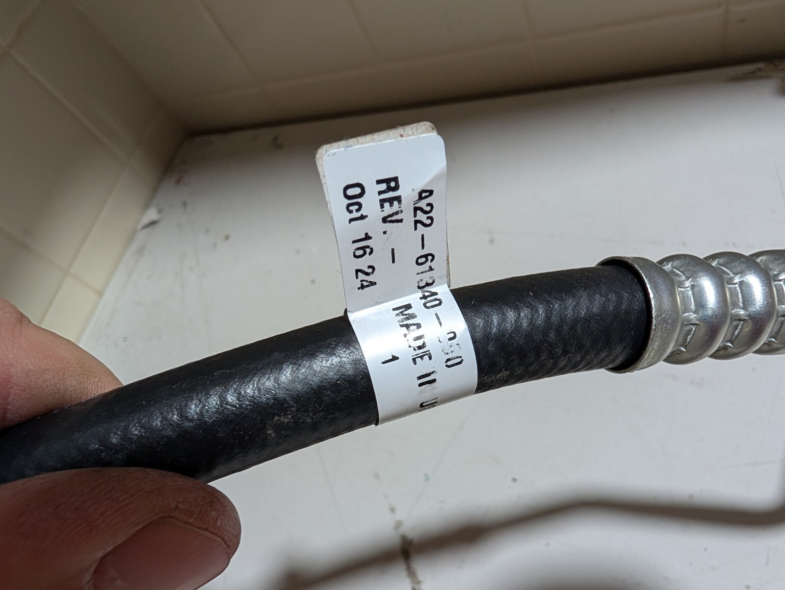 New OEM Freightliner A22-61340-050 AC Hose / Line (U3DW)