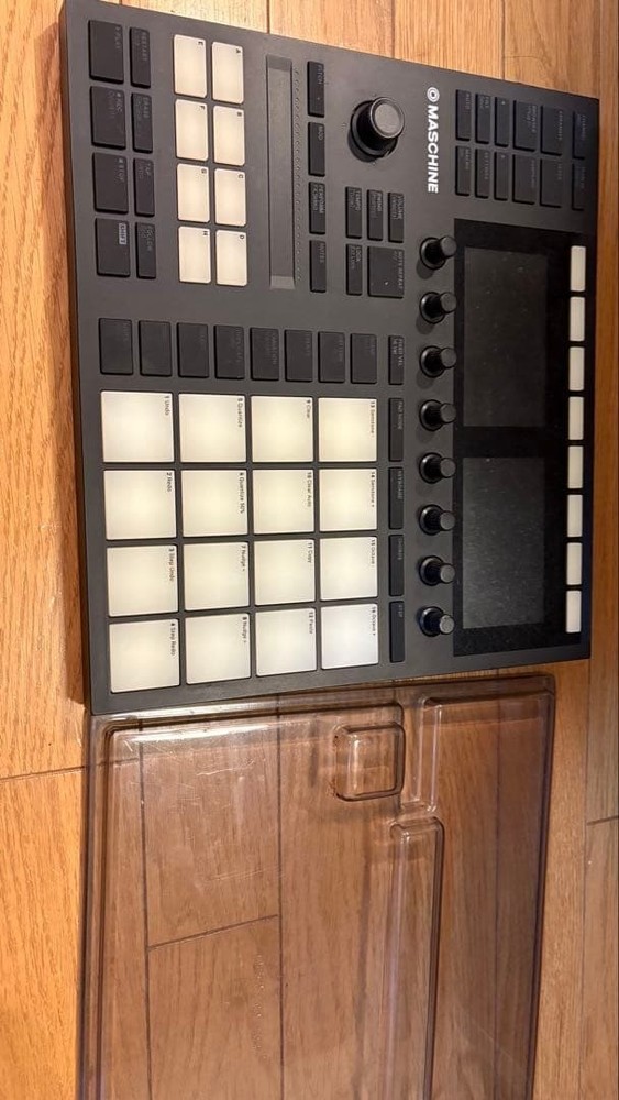 Native Instruments Maschine MK3 Production System Controller w/ Deck Saver Box