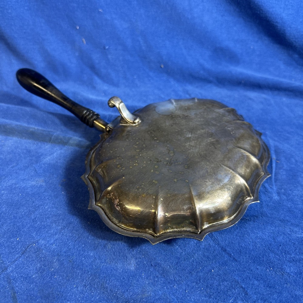 CHIPPENDALE INTERNATIONAL SILVER CO. #6323 SILVER PLATE SILENT BUTLER.