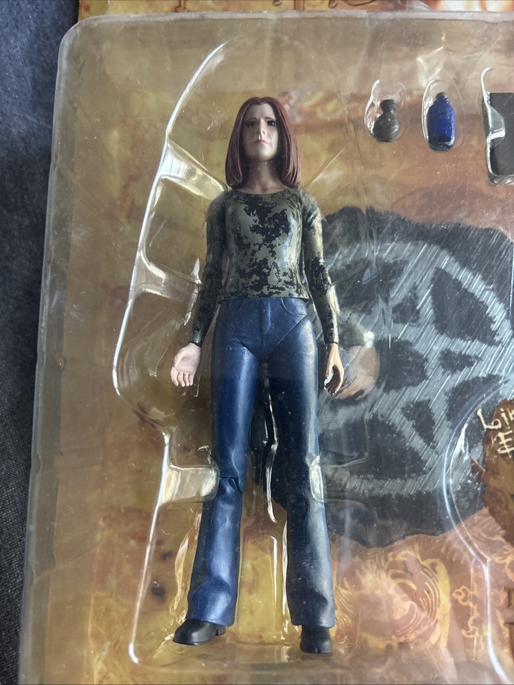 Buffy the Vampire Slayer ... Transformation Willow Action Figure.
