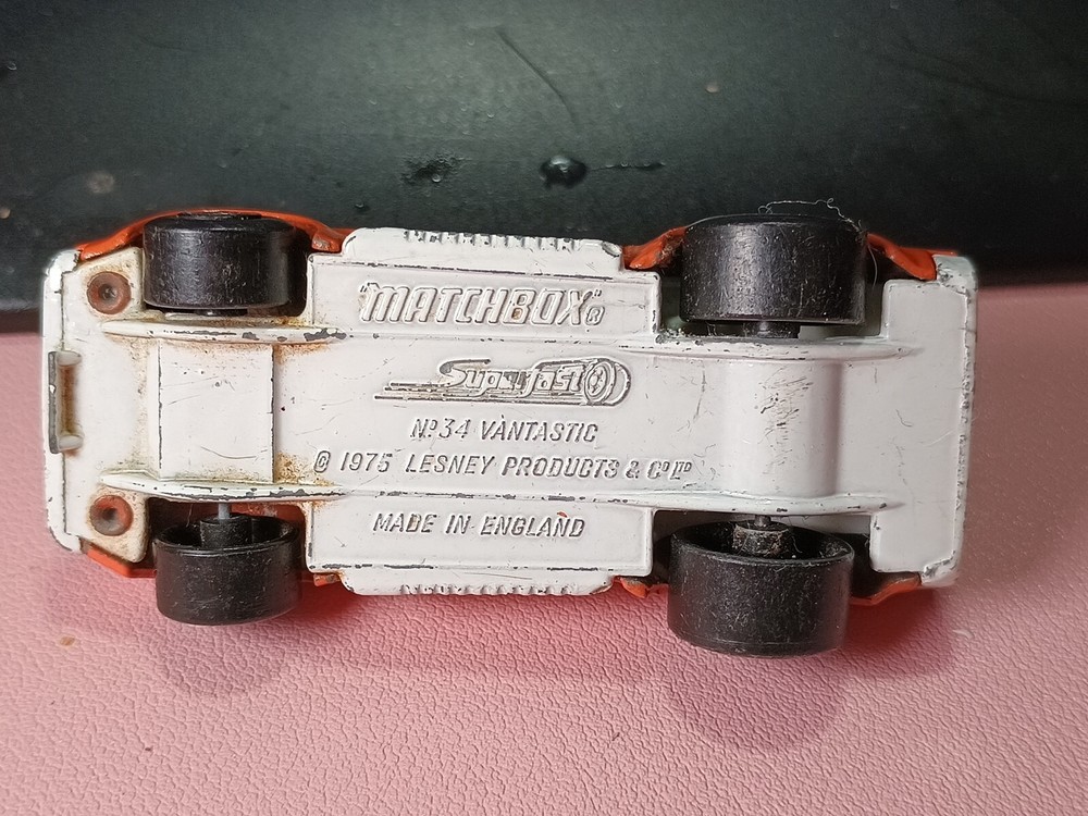 Matchbox Superfast Lesney No. 34 - Vantastic - Orange, side stripe + flat bonnet