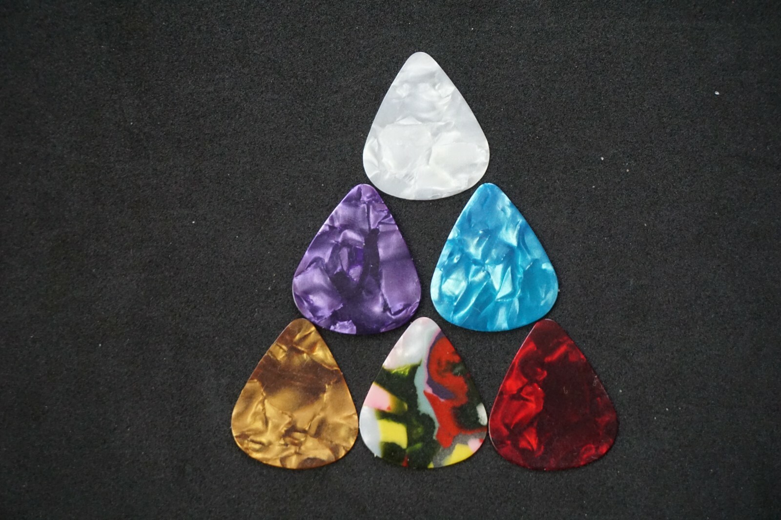 6PCS Guitar Picks Celluloid Plectrum (3XThin 2XMed 1XHeavy) USPS Fast Shipping