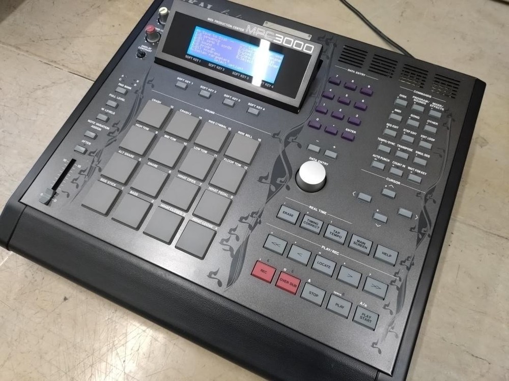 AKAI Sampler MPC3000LE LCD SD Memory Expansion 32GB Replacement Excellent