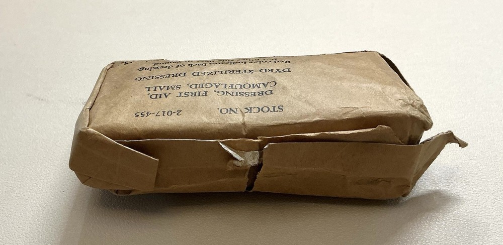 1945 US Military Dyed SterilizedDressing First Aid Camouflage With Canvas Pouch