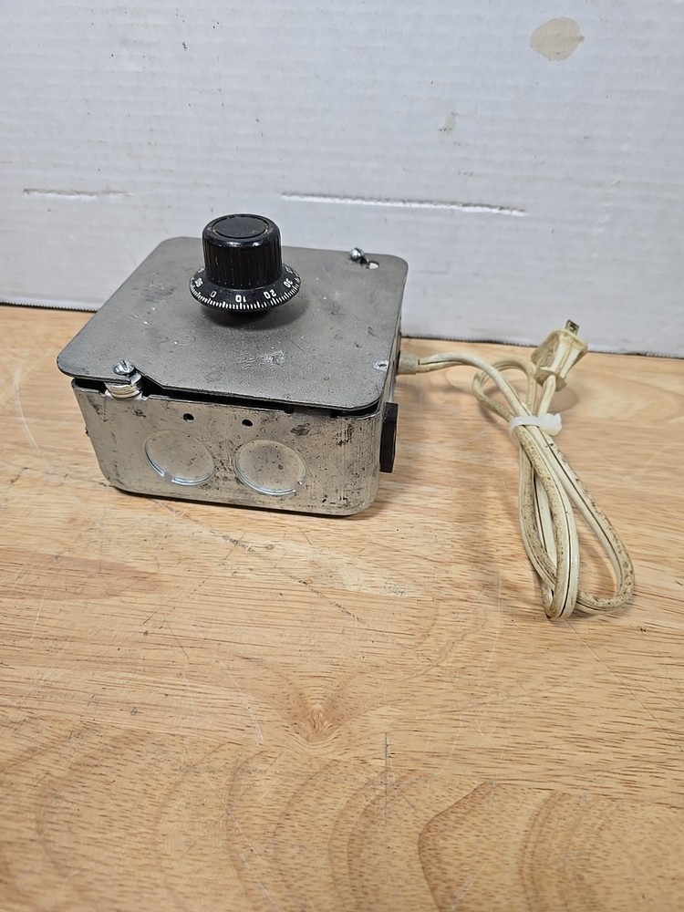 General Electric VOLT-PAC Variable Transformer Model 9T92A10 12Amp lot